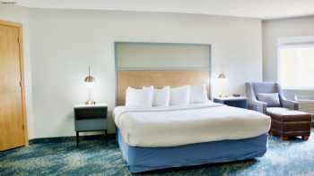 AmericInn by Wyndham Shakopee Near Canterbury Park