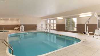 Country Inn & Suites by Radisson, Rochester, MN