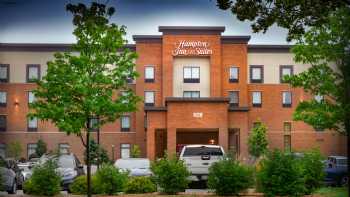 Hampton Inn & Suites La Crosse Downtown