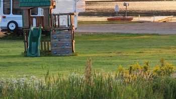 Lounge On Big Lake Shores