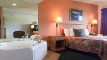 White Oak Inn & Suites