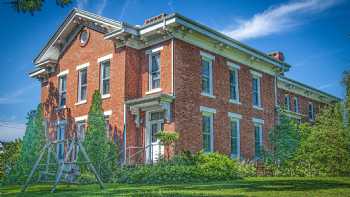 JailHouse Historic Inn