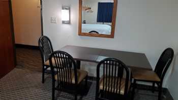 Hibbing Inn & Suites