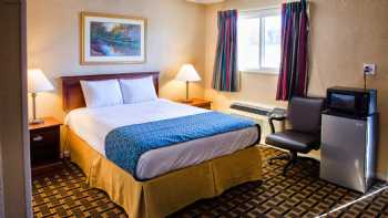 Grand View Plaza Inn & Suites