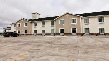 Cobblestone Hotel & Suites - Crookston