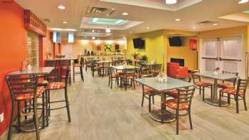 La Quinta Inn & Suites by Wyndham Rochester Mayo Clinic S