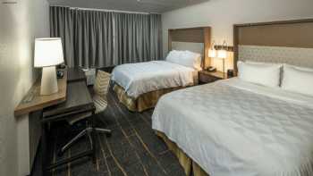 Holiday Inn Detroit Lakes - Lakefront, an IHG Hotel