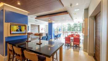 Holiday Inn Express & Suites Eagan - Minneapolis Area, an IHG Hotel