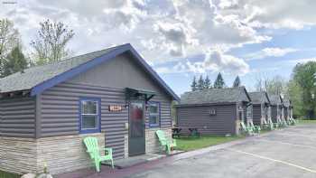 Hilltop Lodge & Cabins