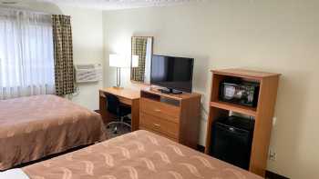 Hudson Inn & Suites