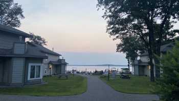 Bay Colony Inn (A Gull Lake Beach Resorts property)