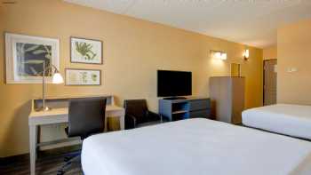 Comfort Inn & Suites St. Paul Northeast