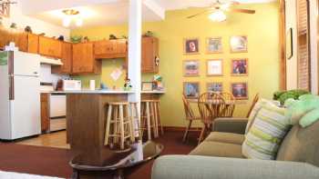 Froggy Bottoms River Suites