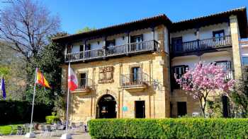 Hotel Museo Los Infantes, su hotel en Santillana