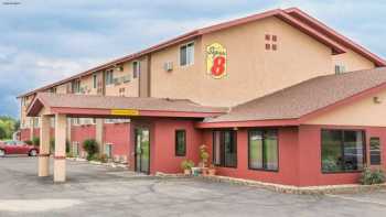 Super 8 by Wyndham Worthington Minnesota