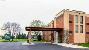 Quality Inn & Suites Arden Hills - Saint Paul North