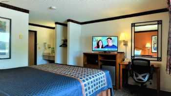 Waconia Inn & Suites