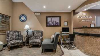 Microtel Inn & Suites by Wyndham Rochester North Mayo Clinic