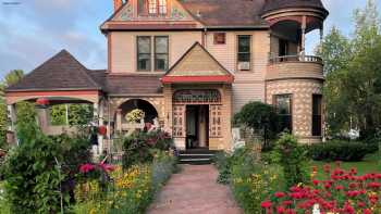 Historic Scanlan House B & B