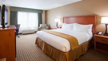 Holiday Inn Express & Suites Minneapolis SW - Shakopee, an IHG Hotel