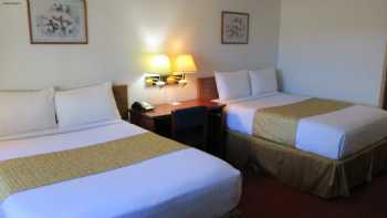 Travelodge by Wyndham Redwood Falls