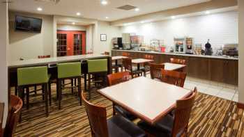 Country Inn & Suites by Radisson, Willmar, MN