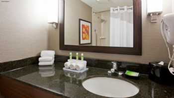 Holiday Inn Express & Suites Bloomington - Mpls Arpt Area W, an IHG Hotel