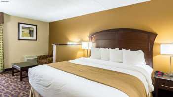 Quality Inn & Suites Arden Hills - Saint Paul North