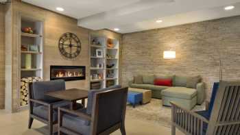 Country Inn & Suites by Radisson, St. Cloud West, MN