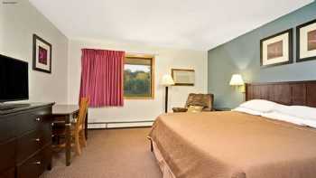 Travelodge by Wyndham Valleyfair Shakopee