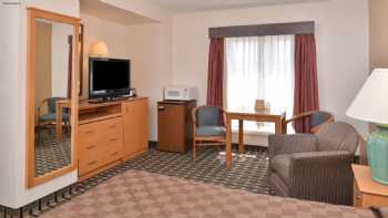 Americas Best Value Inn & Suites St. Cloud