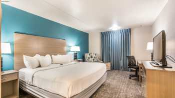 EverSpring Inn & Suites