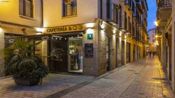 Winederful Hostel & Café