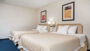 Norwood Inn & Suites La Crosse