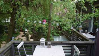 Three B's - Bed & Breakfast Berge/Ferienwohnung