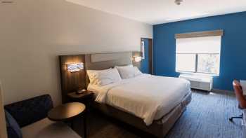 Holiday Inn Express & Suites Guthrie North Edmond, an IHG Hotel