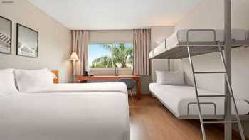 Ramada by Wyndham Valencia Almussafes