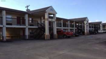 HiWay Inn & Suites