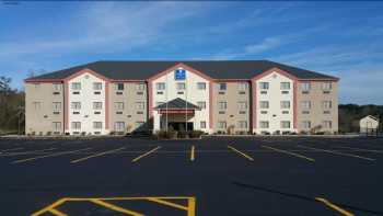 HiWay Inn Express Hotel & Suites