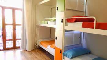 Urban Youth Hostel