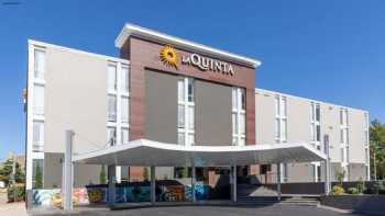 La Quinta Inn & Suites by Wyndham Tulsa Downtown/Route 66