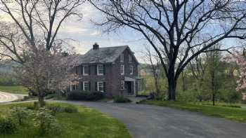 Living Spring Farm Bed & Breakfast