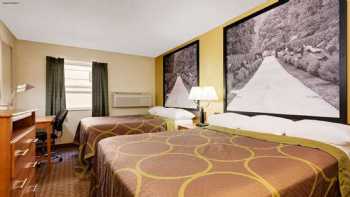 Super 8 by Wyndham Allentown