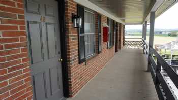 Harvest Drive Family Inn - Renovated rooms