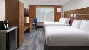 Holiday Inn Express & Suites Altoona, an IHG Hotel