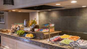 DoubleTree Suites by Hilton Hotel Philadelphia West