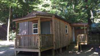 Fair Winds in the Forest Cabins & Lodge