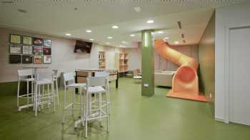 LoopInn Hostels