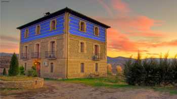 Naturalhotel Bodegas de Arnes - &quotEl Palacio Azul"