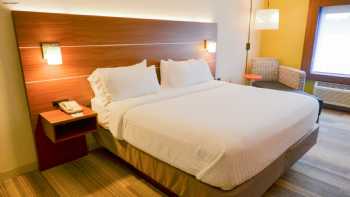 Holiday Inn Express Pittsburgh-Bridgeville, an IHG Hotel